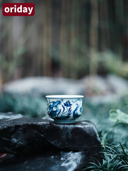 Oriday retro blue and white ceramic kung fu tea cup, blue and white fish and algae stove stone cup, master cup, high-end underglaze color personal tea drinking cup, Chinese style tea cup