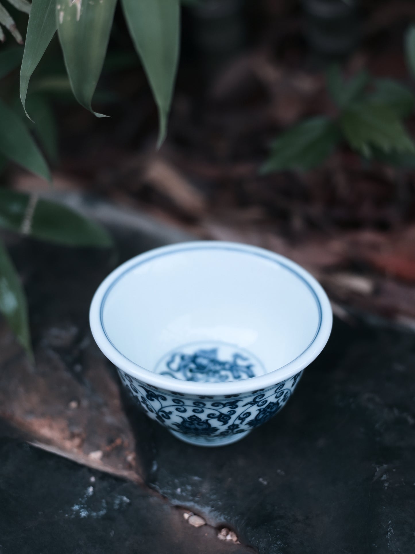 Oriday Blue and White Press Cup, hand drawn antique blue and white porcelain, thickened ceramic, entwined lotus master cup