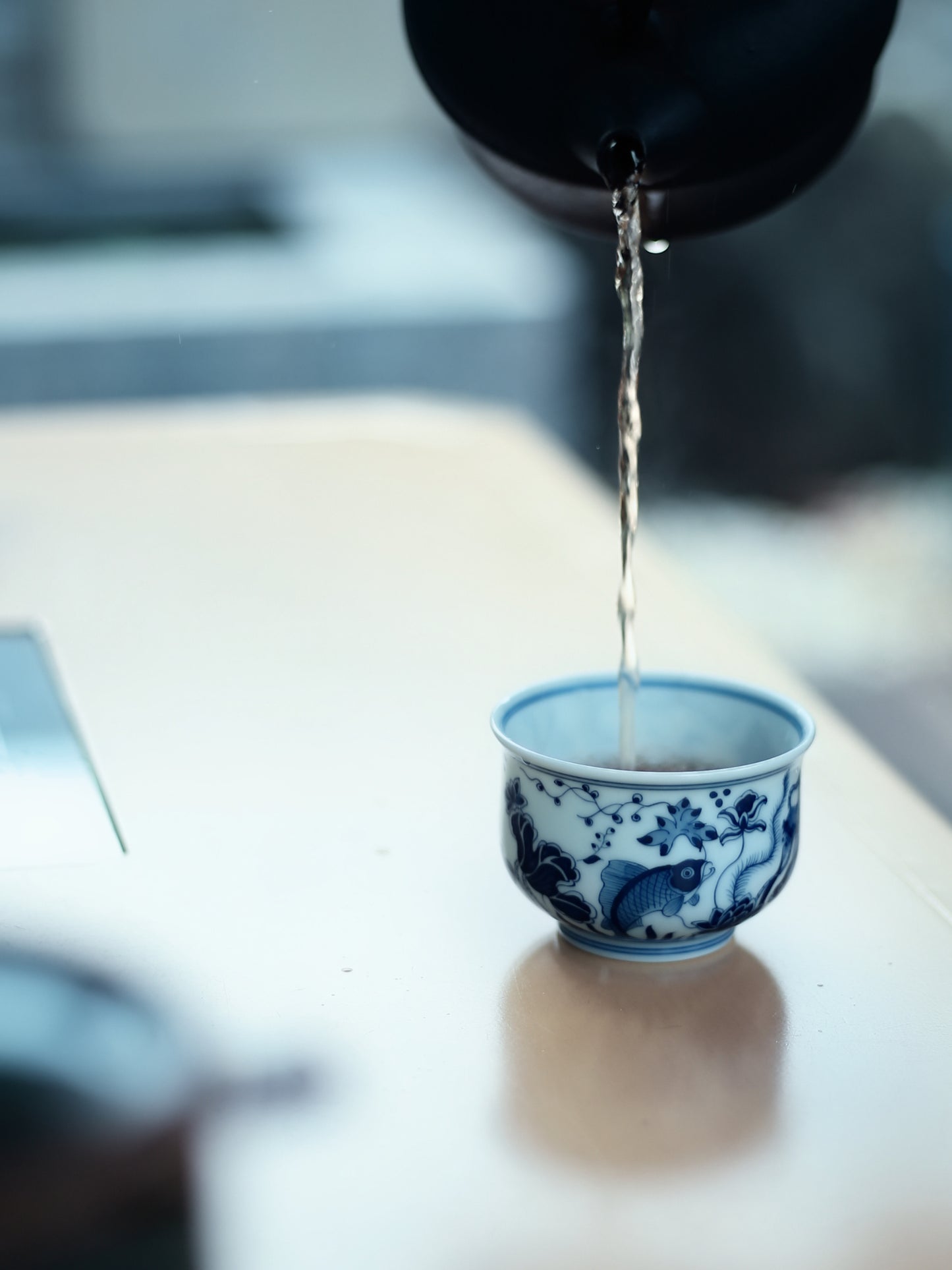 Oriday retro blue and white ceramic kung fu tea cup, blue and white fish and algae stove stone cup, master cup, high-end underglaze color personal tea drinking cup, Chinese style tea cup