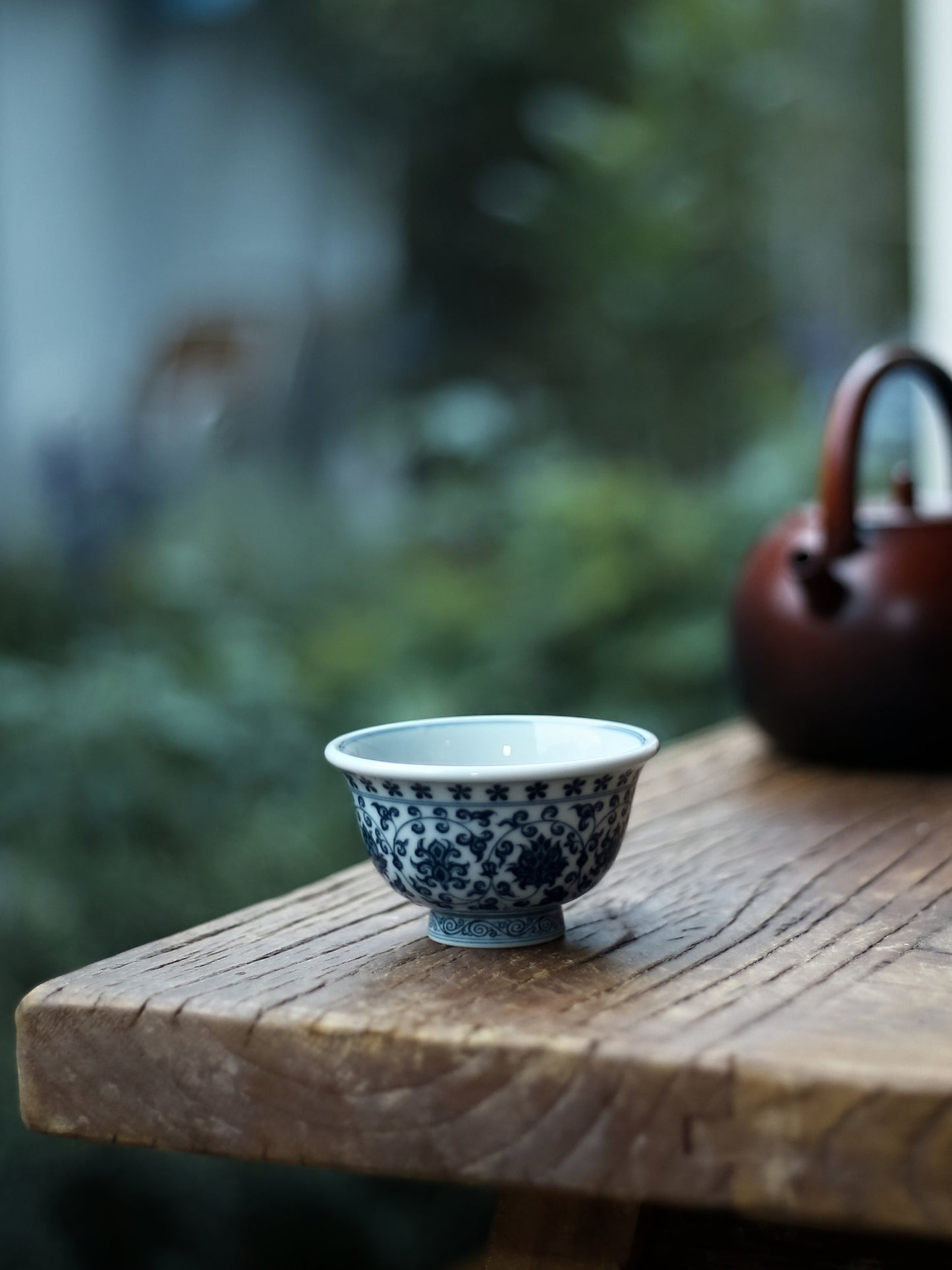Oriday Blue and White Press Cup, hand drawn antique blue and white porcelain, thickened ceramic, entwined lotus master cup