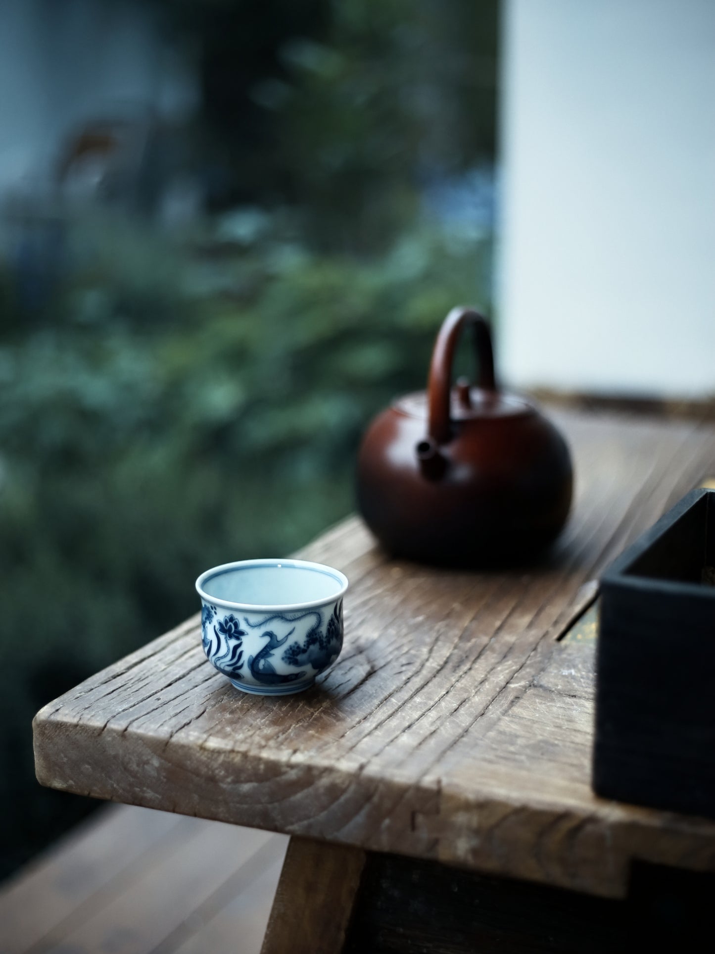 Oriday retro blue and white ceramic kung fu tea cup, blue and white fish and algae stove stone cup, master cup, high-end underglaze color personal tea drinking cup, Chinese style tea cup