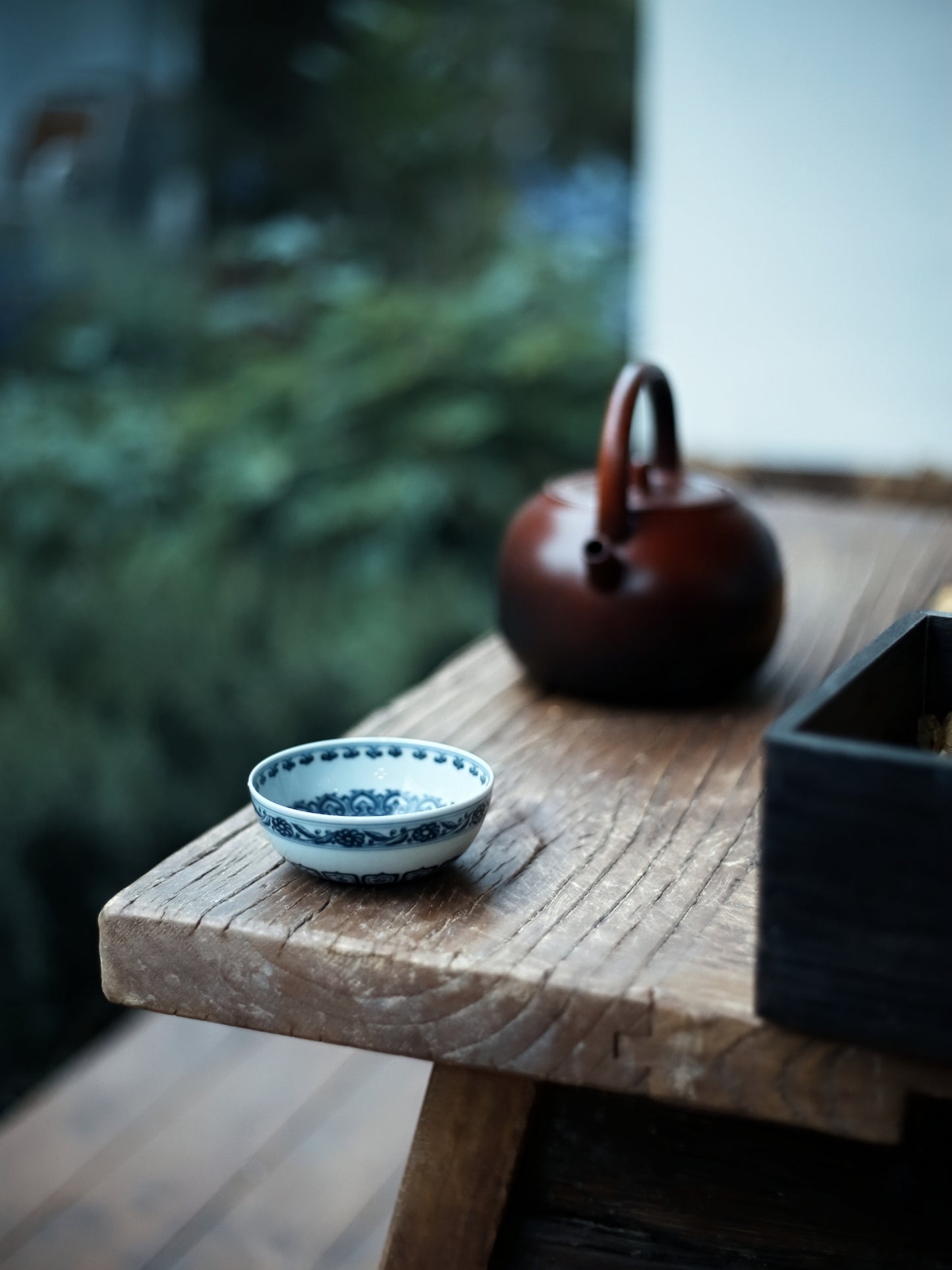 Oriday hand drawn blue and white Baoxiang patterned Pu erh cup, lying foot cup, single cup, retro ceramic tea cup, for personal use, master cup, gift giving