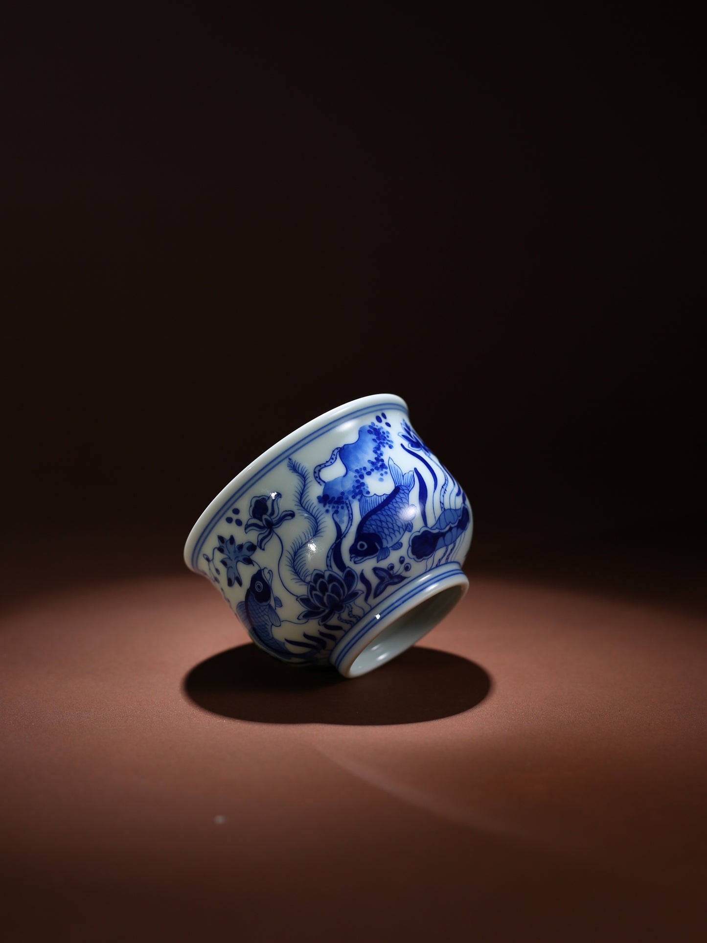 Oriday retro blue and white ceramic kung fu tea cup, blue and white fish and algae stove stone cup, master cup, high-end underglaze color personal tea drinking cup, Chinese style tea cup